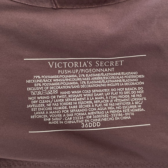 Victoria’s Secret push up underwire two tone bra - Picture 9 of 9